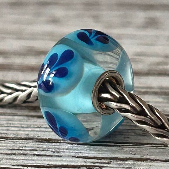 TROLLBEADS Blue Leaves Unique LAA 925S Preloved Excellent! - Picture 2 of 5